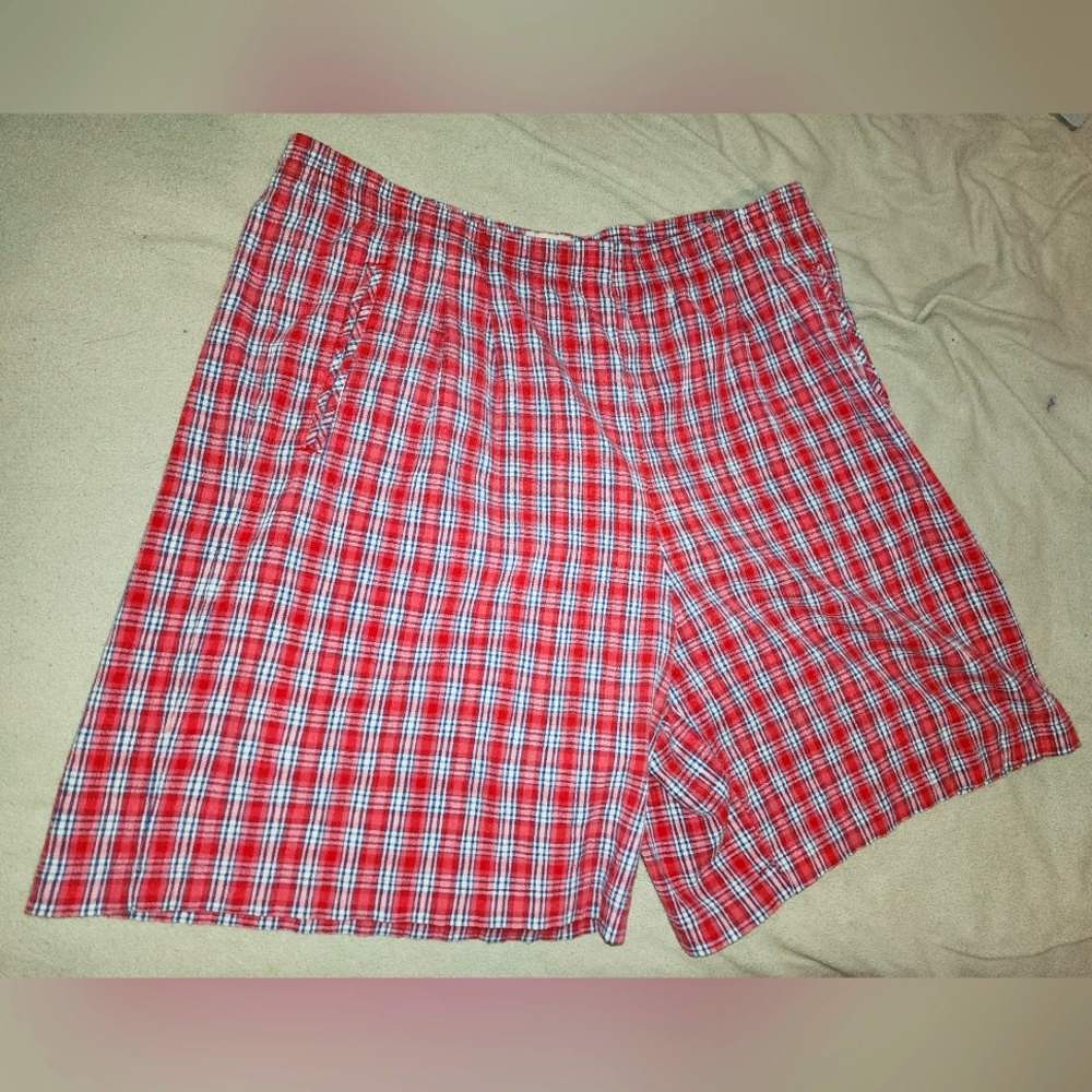 Koret City Blues medium plaid shorts with pockets.Koret City Blues medium plaid